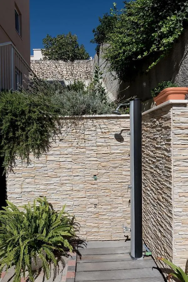 Apartments Amneris Trogir 0*,