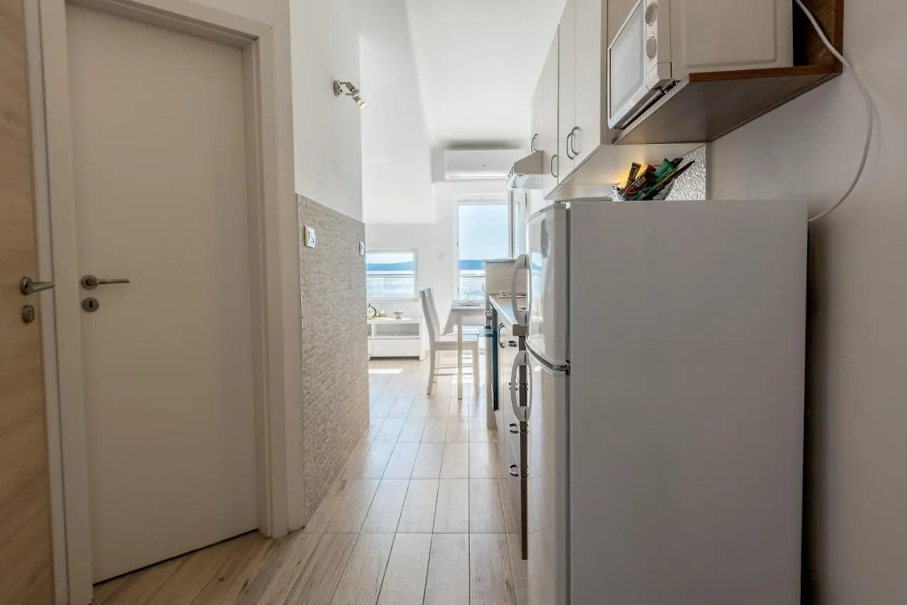 Apartments Amneris Trogir