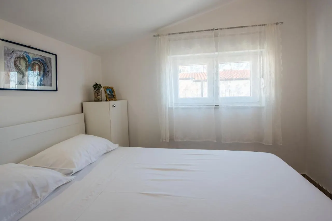 Apartments Amneris Trogir