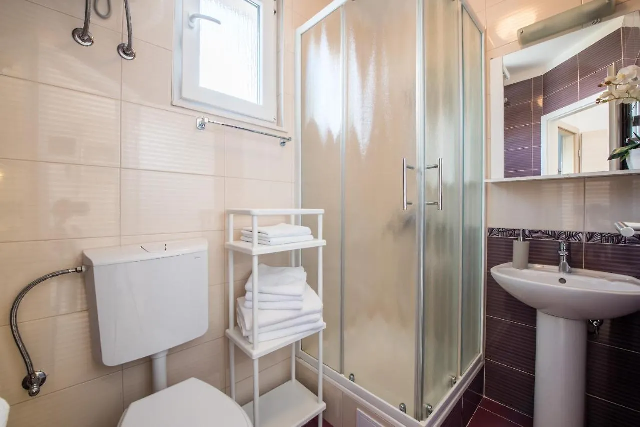 Apartments Amneris Trogir
