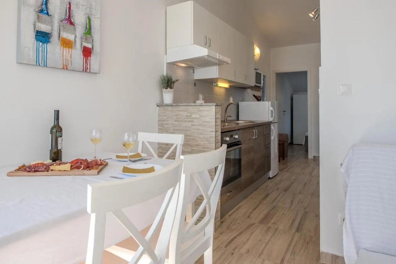 Apartments Amneris Trogir Croatia