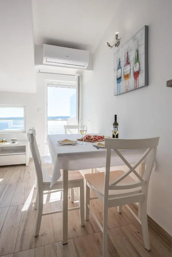 Apartments Amneris Trogir
