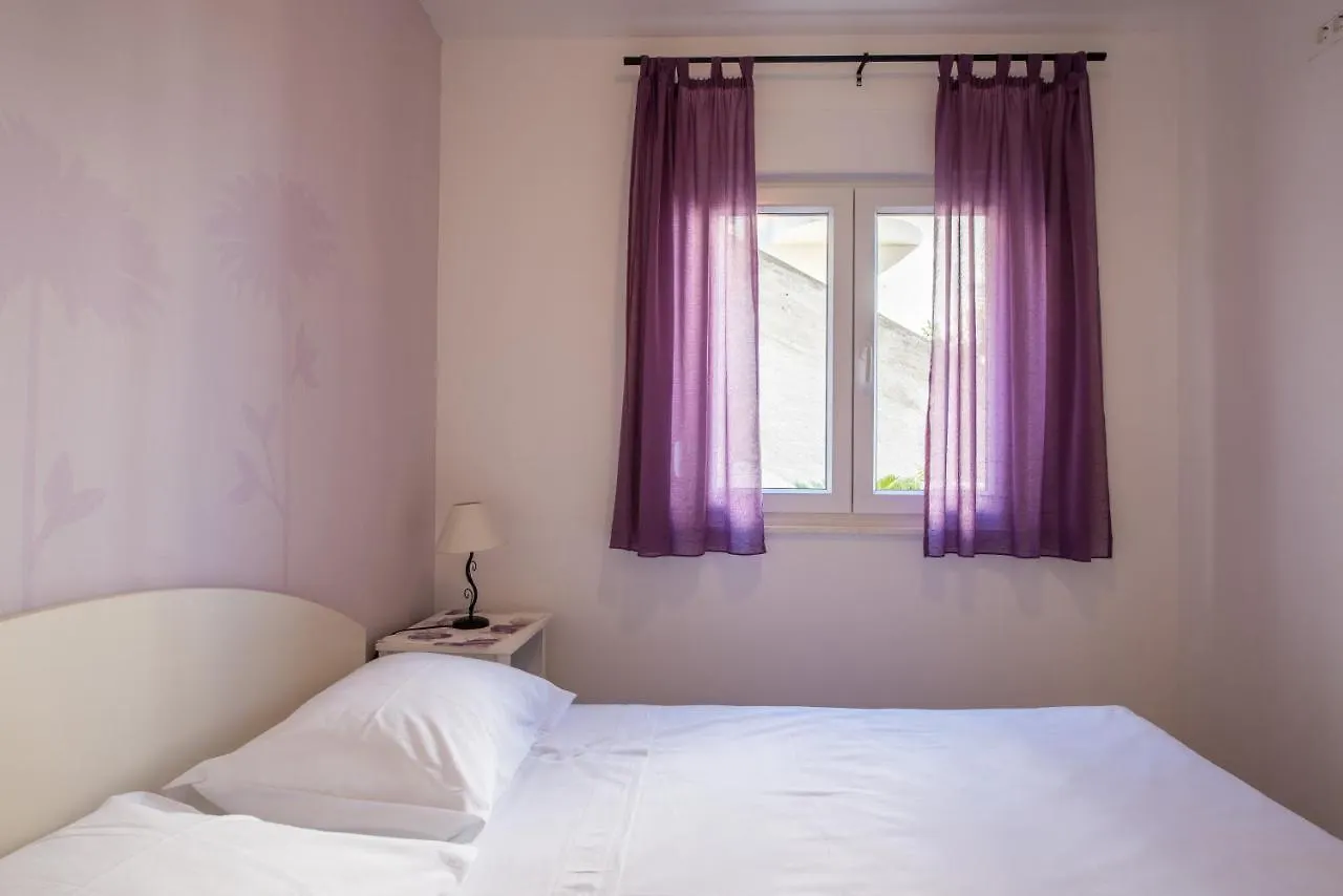 Apartments Amneris Trogir Croatia