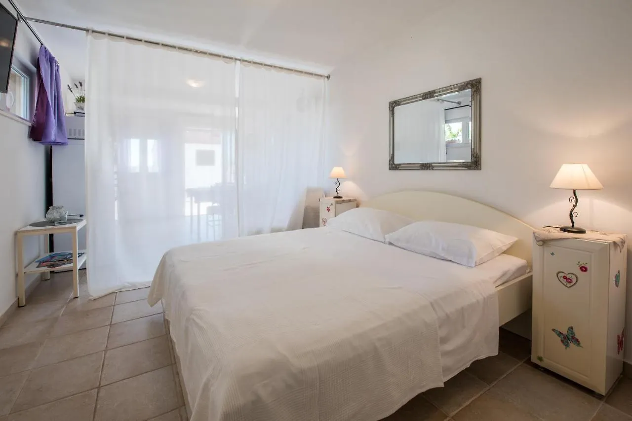 Apartments Amneris Trogir Croatia